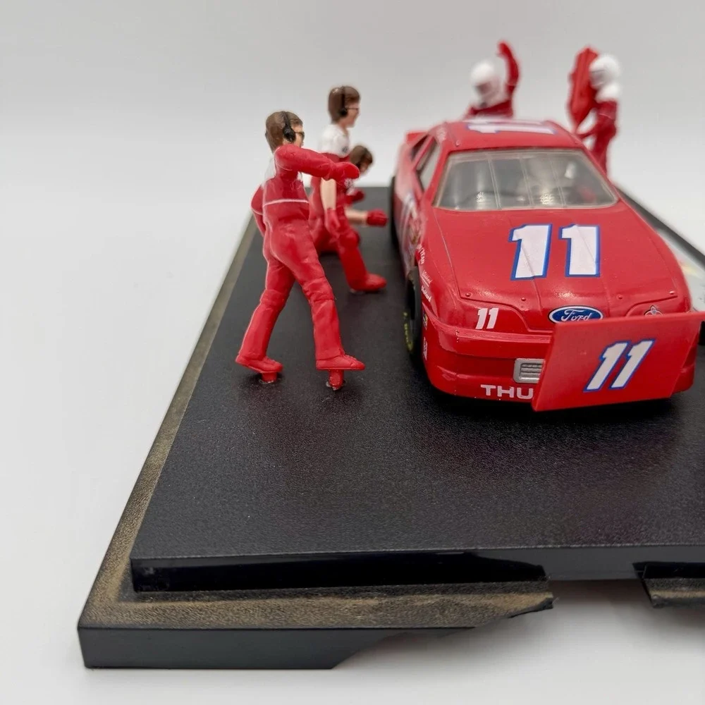 Vintage 1:24 Bill Elliott #11 NASCAR‎ Pit Stop Diorama Racing Champions